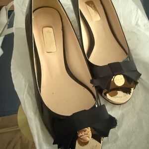 Gorgeous Jinny Kim leather kitty heels!